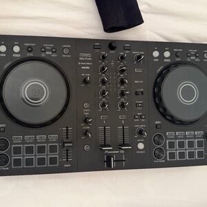 Pioneer DJ DDJ-FLX4 DJ Controller